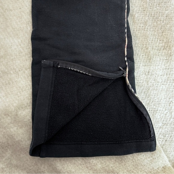 Burberry Jogging Pants - Picture 5 of 7
